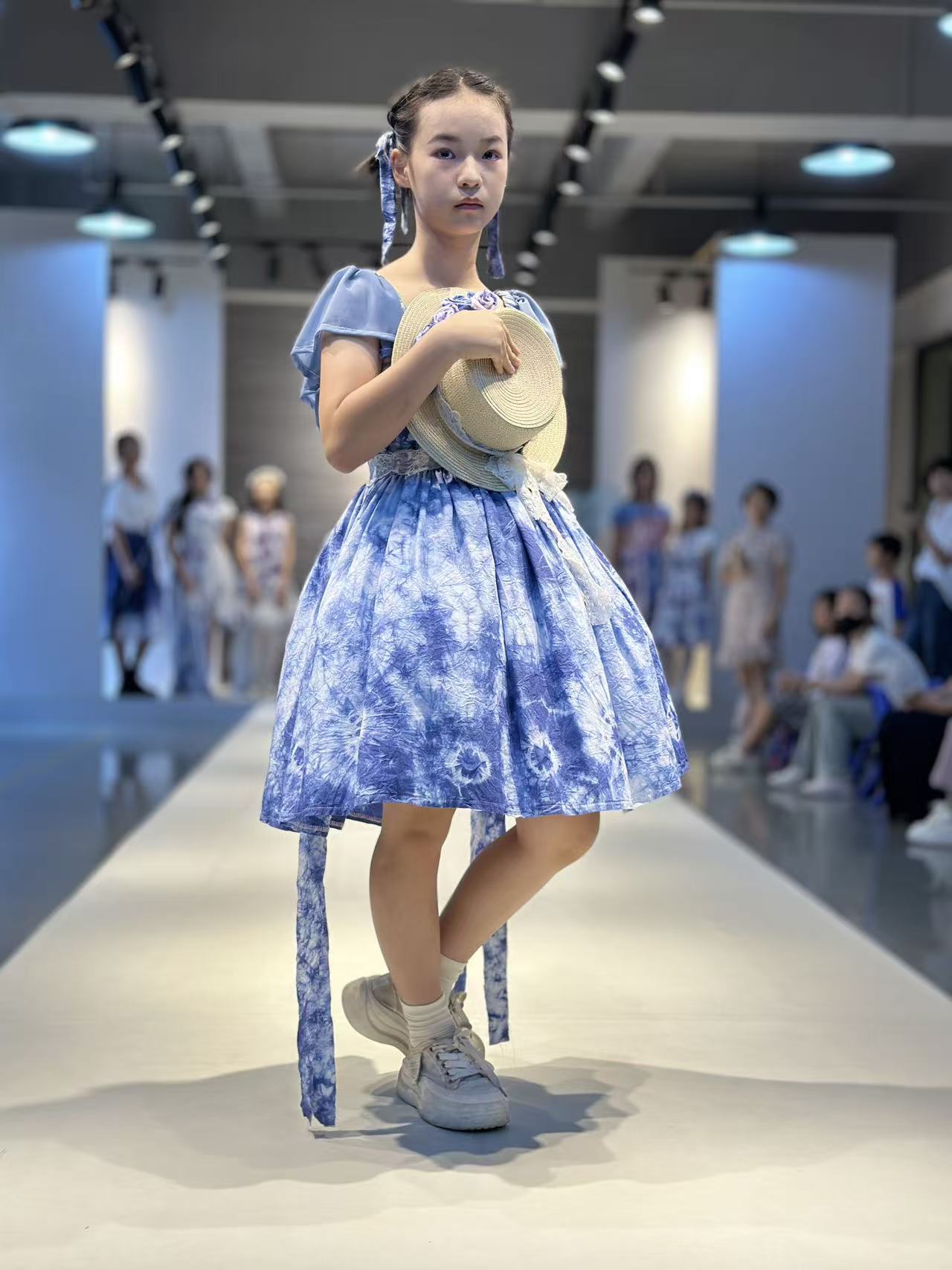 蓝玫遗梦之裳——2025新西兰最佳设计师优秀作品